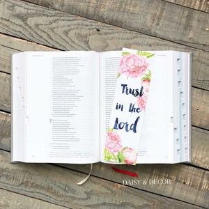 The Perfect Set of 6 bookmarks to use in your Bible, journal, and book!  Perfect as a gift for anyone or yourself! trust in the lord